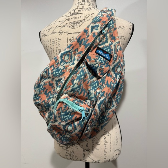 KAVU Rope Sling Cotton Canvas Messenger Bag Multicolor Beach Paint Pattern - Picture 2 of 10